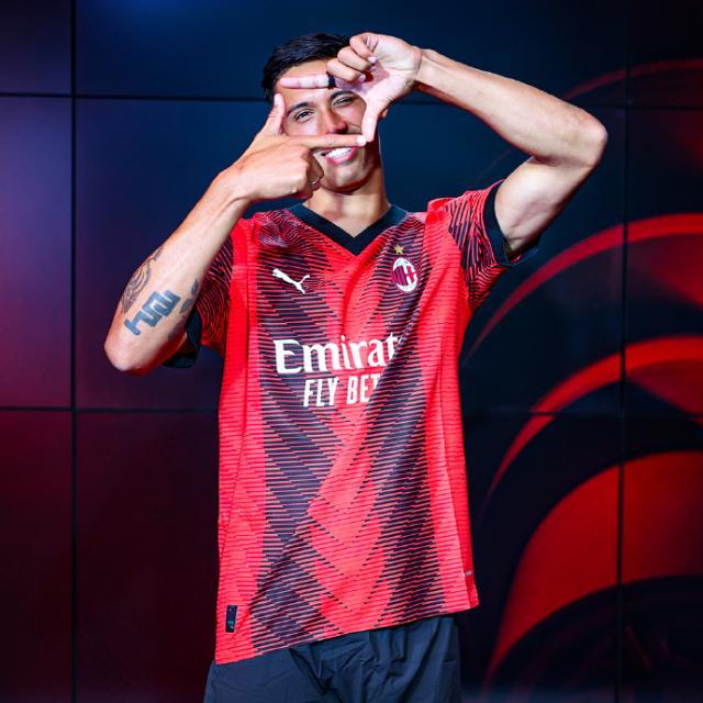 1689811151110084025.jpg 65b9cbf0gy1hg2nf5fq7vj20u00u0hdt.jpg