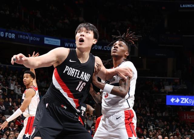 球天下体育直播-正负值+11创新高！杨瀚森12分钟砍6+5：该重用他？